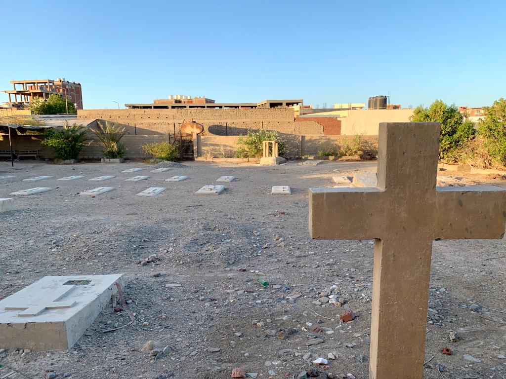 مقابر الايطاليون مستخرجوا الفوسفات من القصير