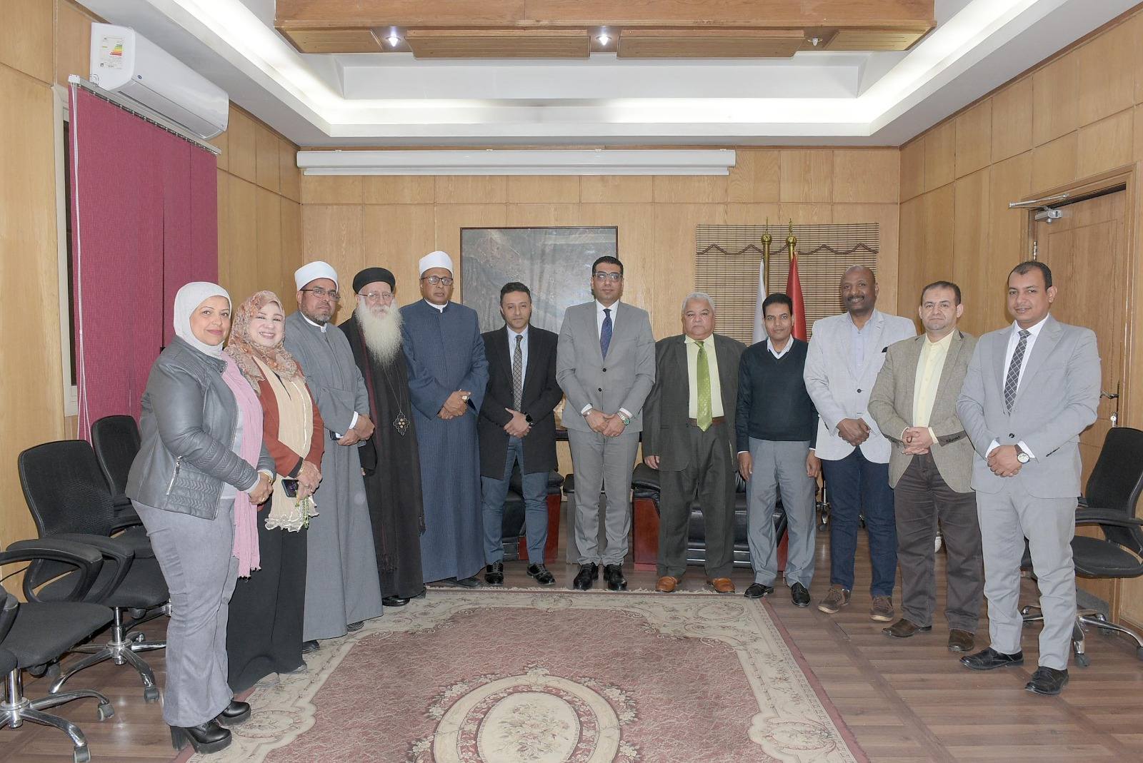 اللجنة المحلية الدائمة لمناهضة العنف ضد المرأة بالأقصر تناقش توسيع نطاق التوعية