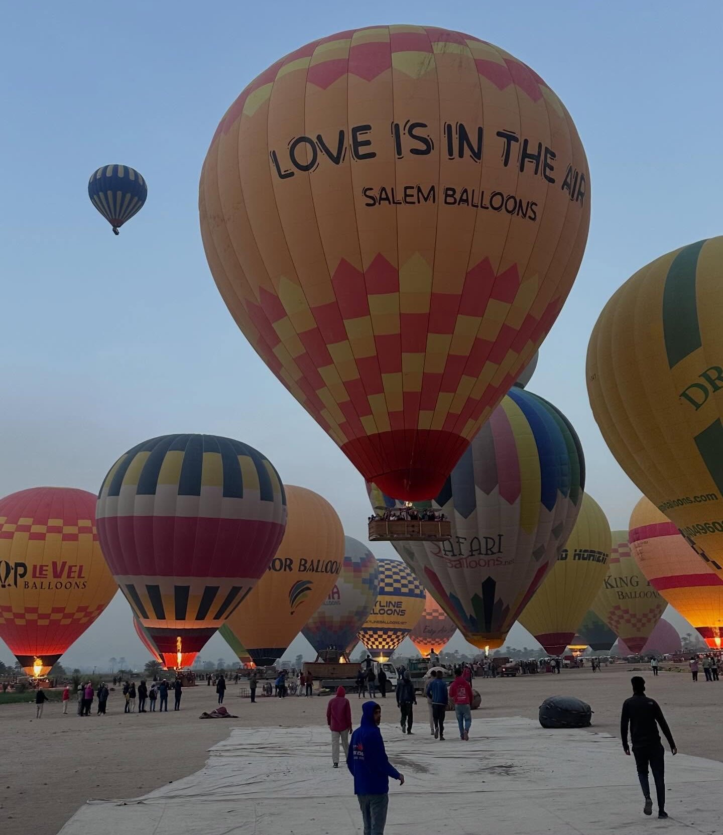 عودة البالون الطائر بتحليق 60 رحلة تقل 1680 سائح