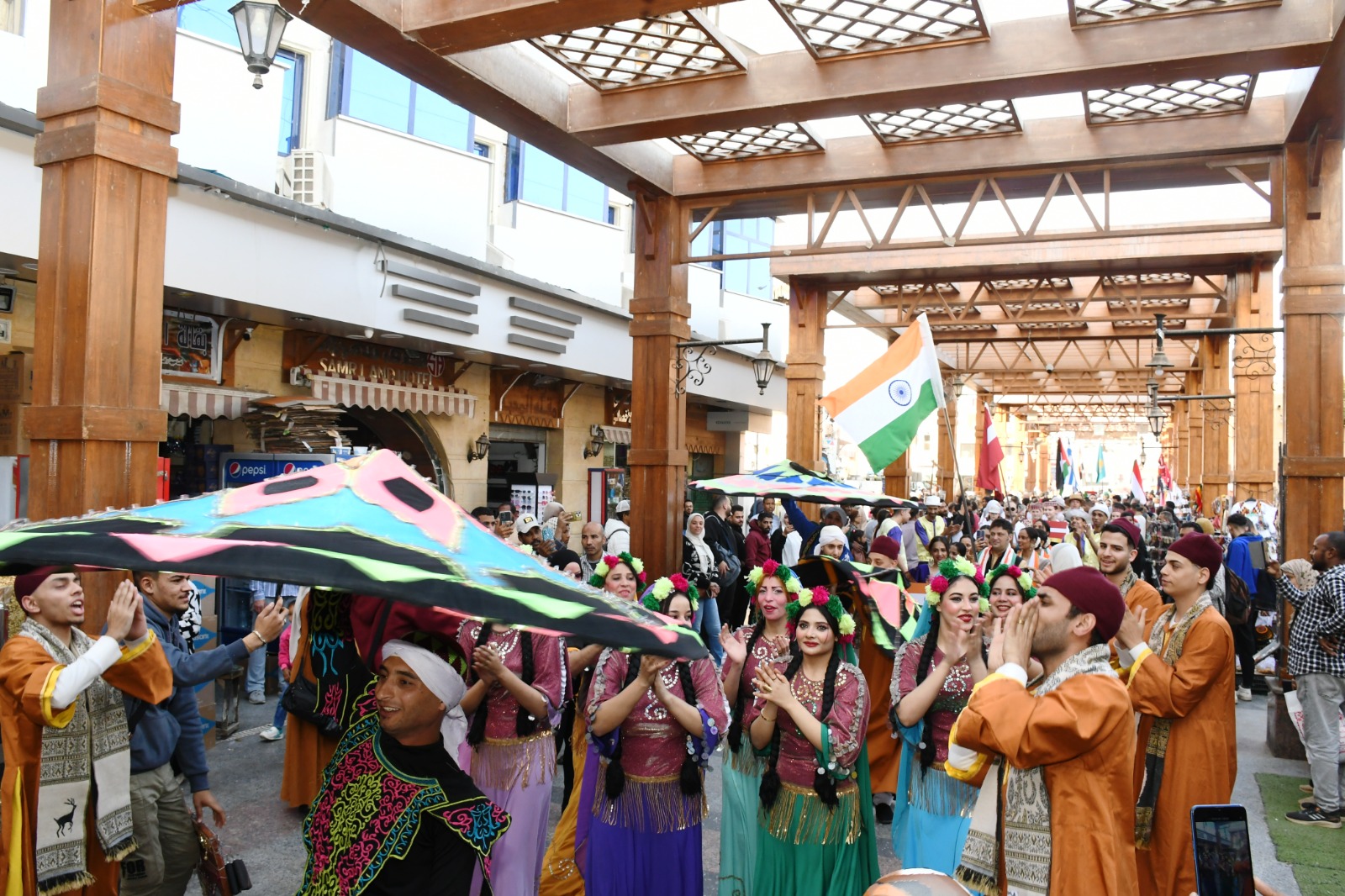 جانب من العروض