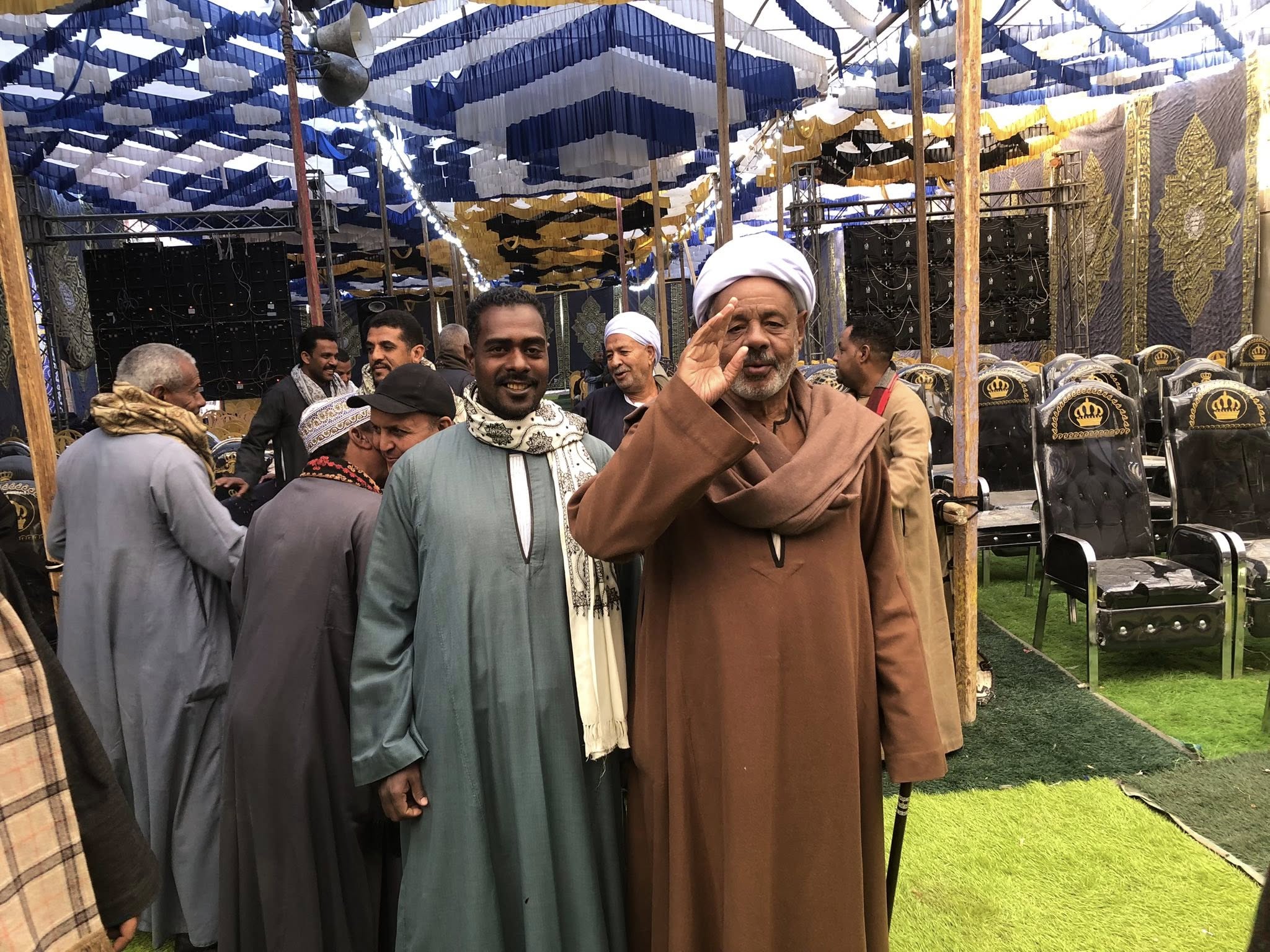 جلسة مصالحة ونزاع بين عائلتي آل العزب وآل الحسانى بقرية الحلة