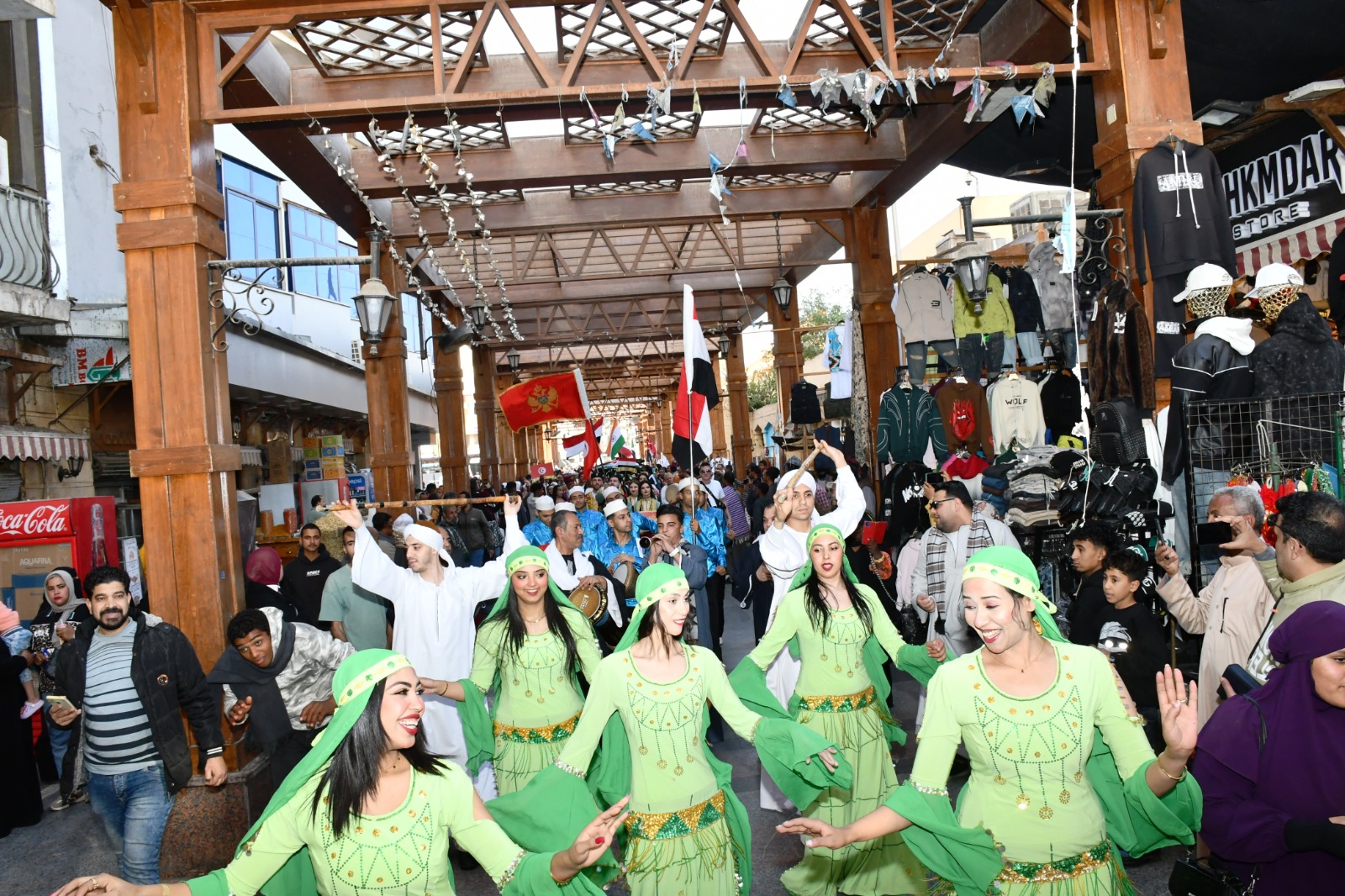 فرق الفنون الشعبية