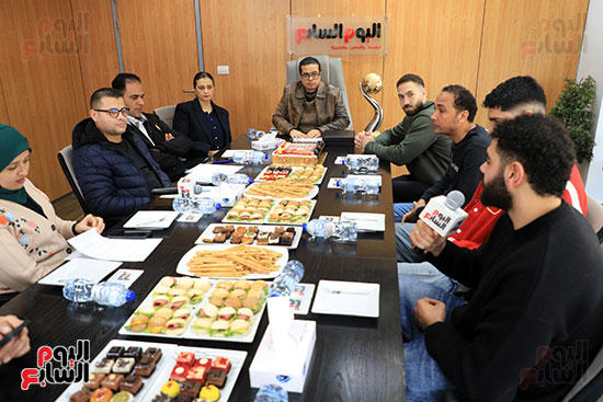 أبطال اليد فى ضيافة اليوم السابع