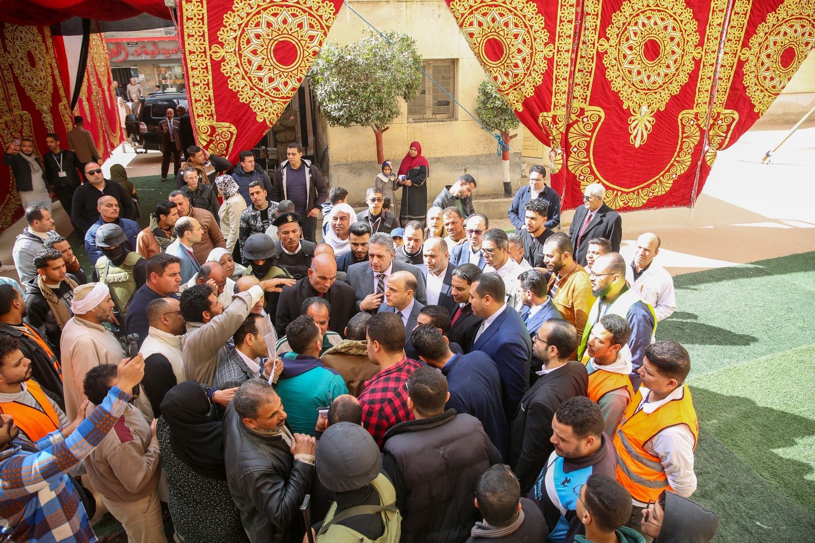 محافظ كفر الشيخ يلتقي بالمواطنين بفوه