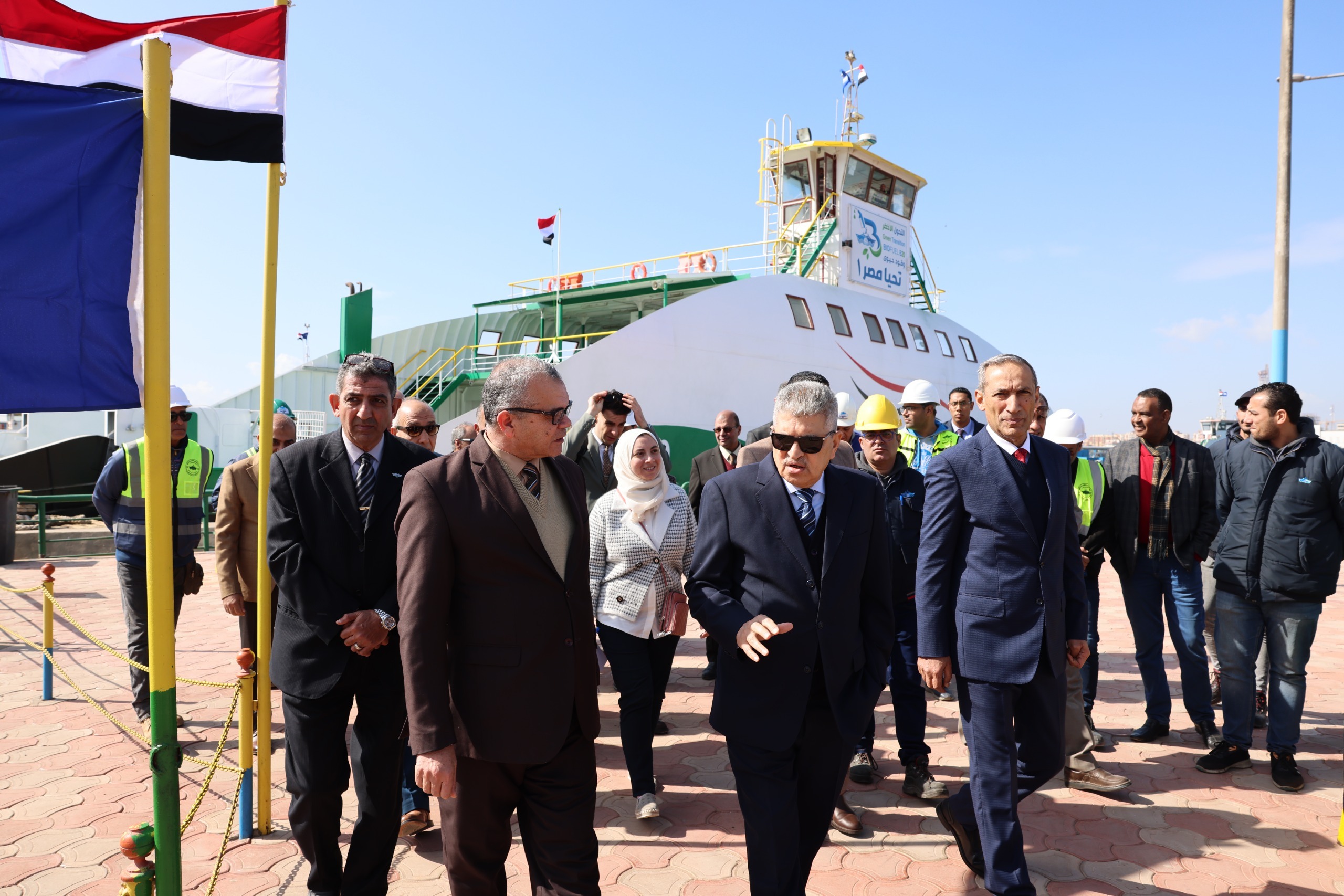 الفريق أسامة ربيع  يتفقد منطقة المعديات والمراسي ببورسعيد