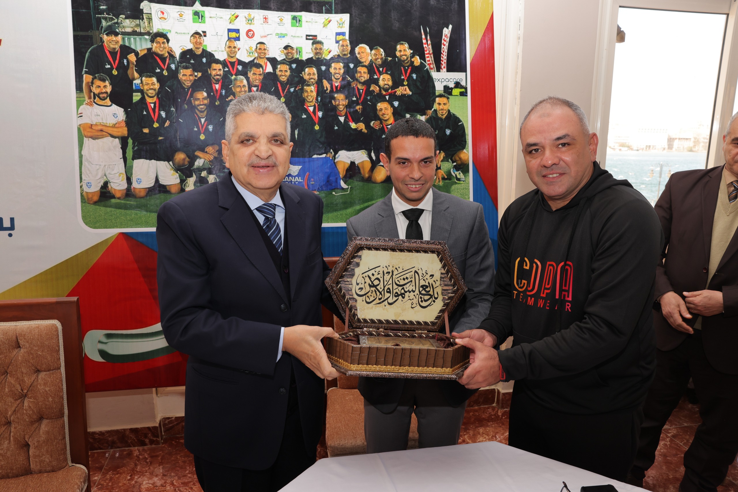 جانب من التكريم  (2)