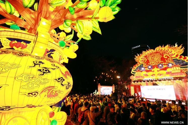 معرض فوانيس عيد الربيع