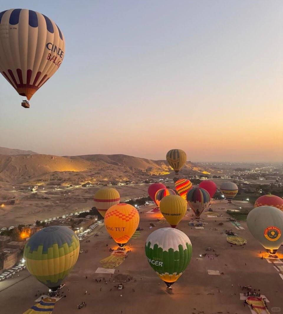 عودة البالون الطائر بتحليق 60 رحلة تقل 1680 سائح من حول العالم