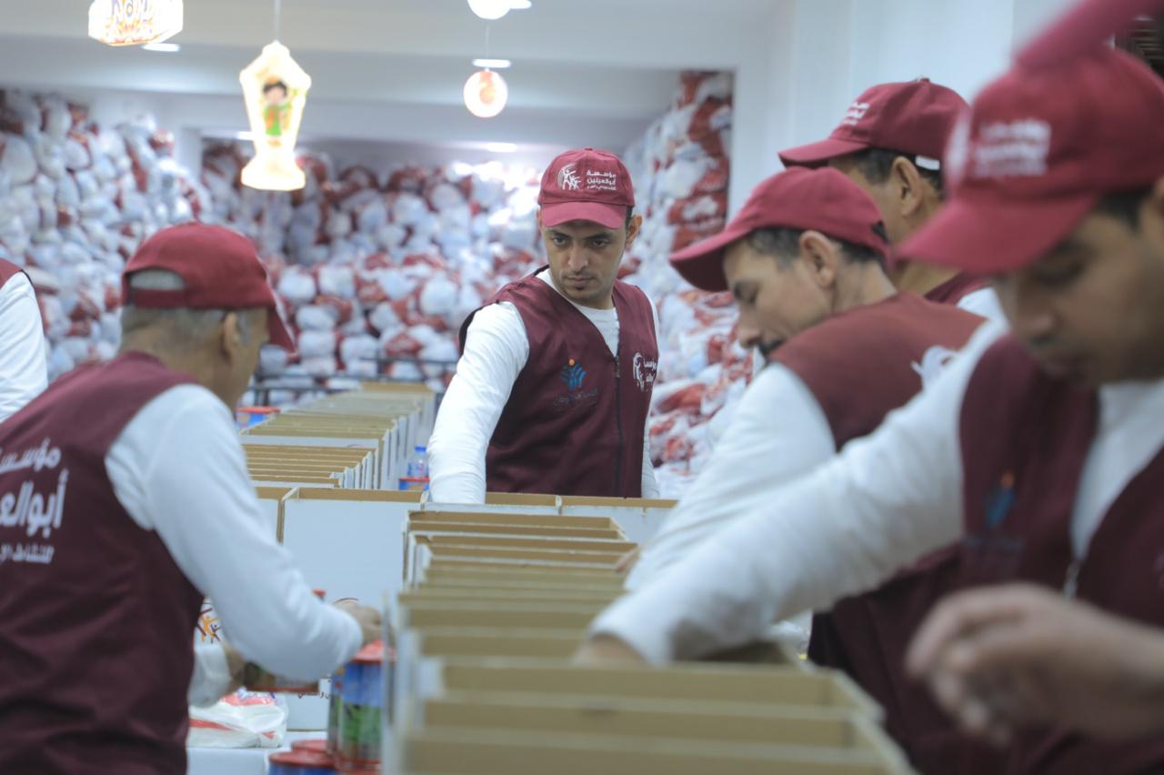 تعبئة وتوزيع أكثر من 350 ألف شنطة رمضانية (9)