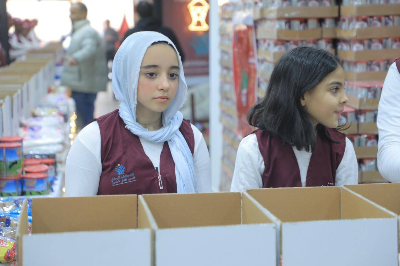 تعبئة وتوزيع أكثر من 350 ألف شنطة رمضانية (1)