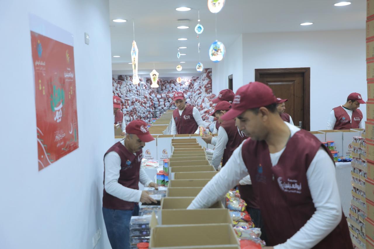 تعبئة وتوزيع أكثر من 350 ألف شنطة رمضانية (8)