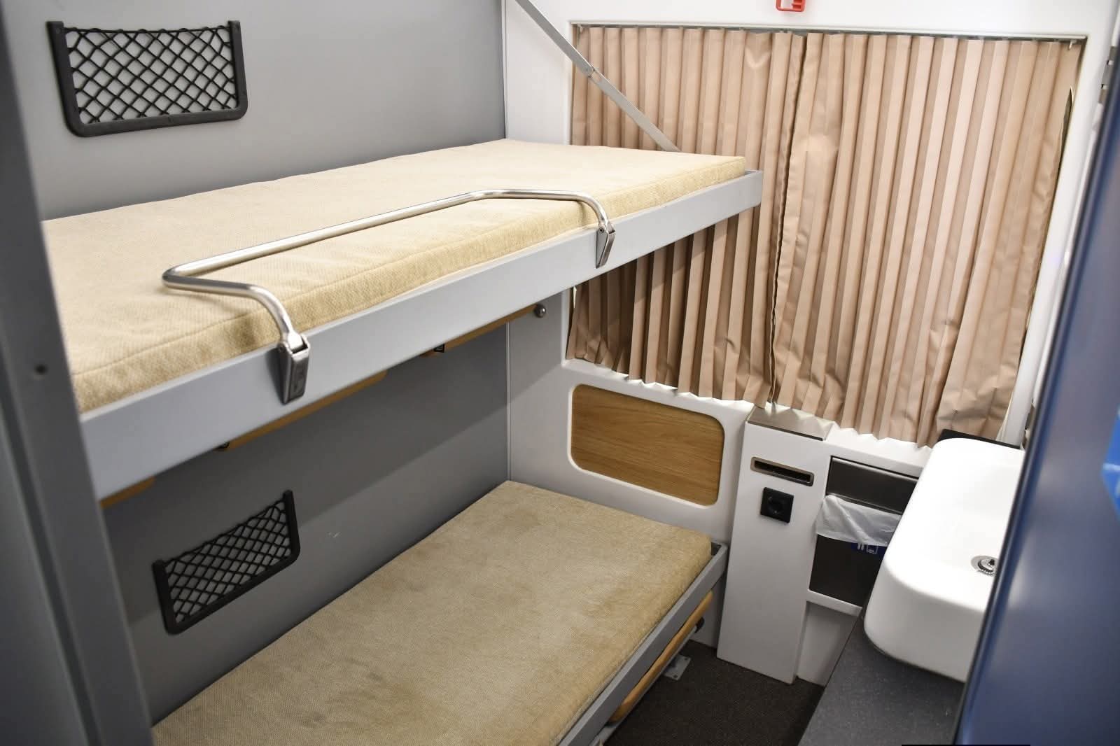 غرف للراحة داخل القطار