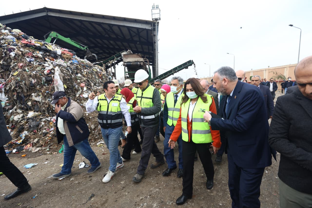 جانب من تفقد الوزيرة ومحافظ الدقهلية