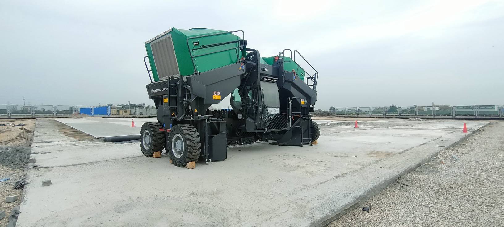 وصول أول معدة لفرم المخلفات وتحويلها إلى أسمدة وأتربة عضوية بمنع تدوير المخلفات بكفر الشيخ