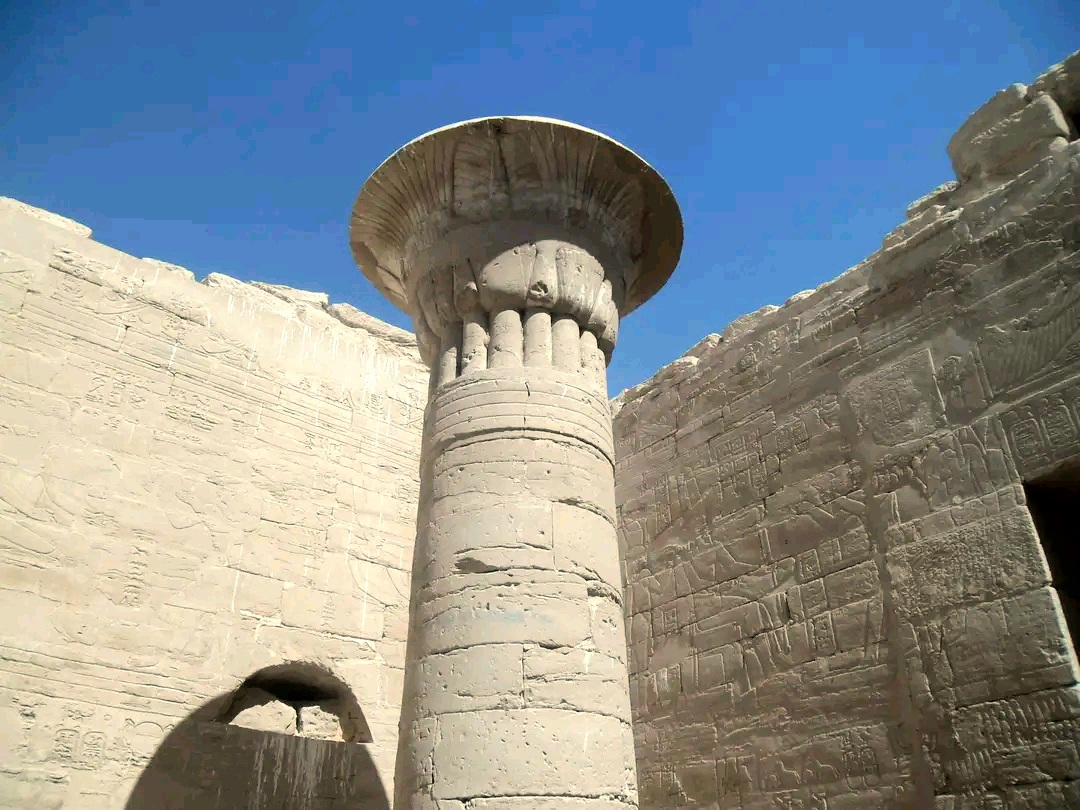  قلعة جبل الغويطة والمعبد الحصين بالوادى الجديد (16)