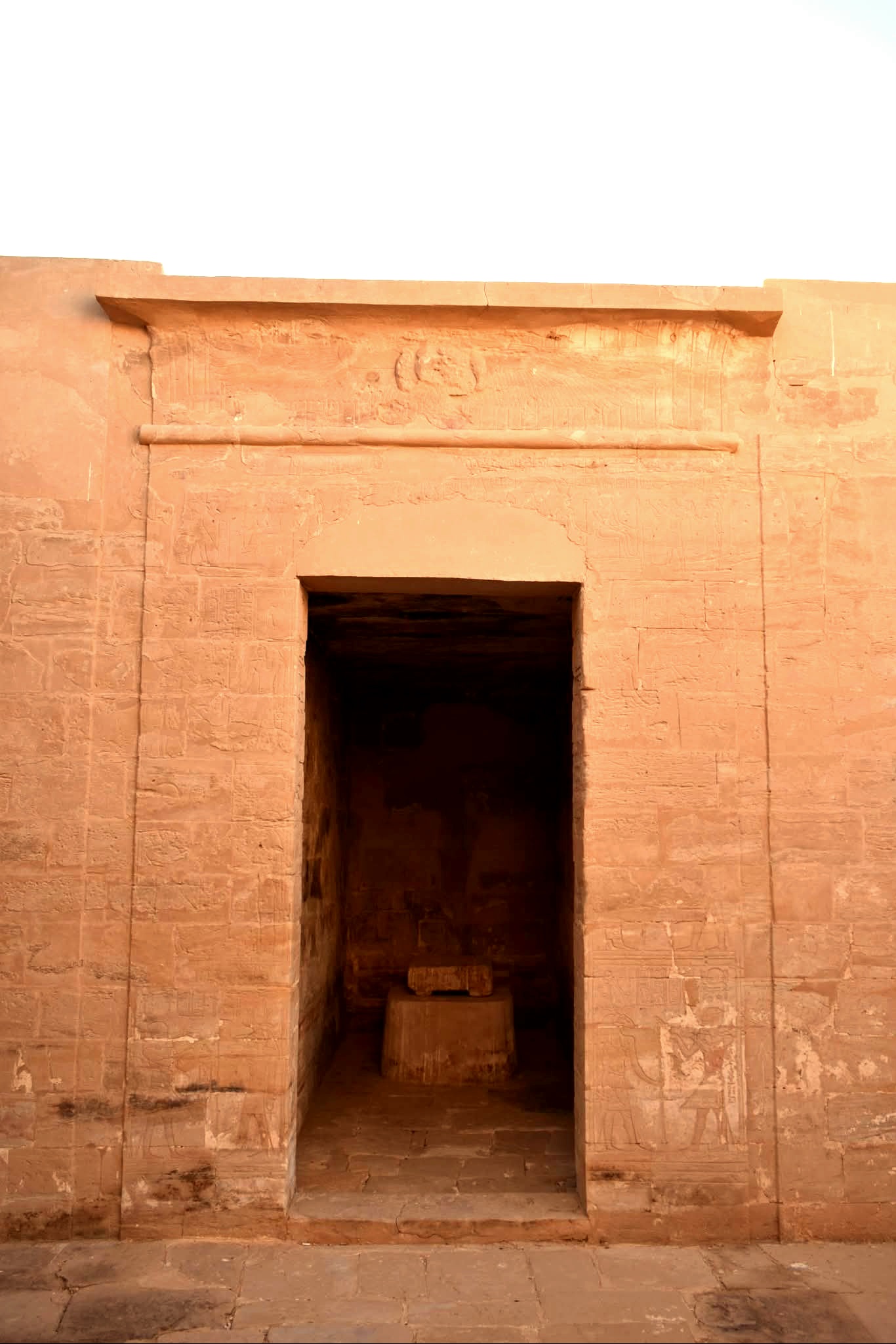  قلعة جبل الغويطة والمعبد الحصين بالوادى الجديد (9)