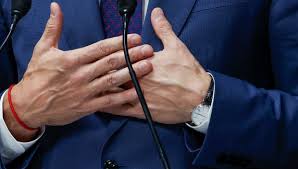 الخيط الاحمر فى ايدى رئيس الحكومة  الاسبانية