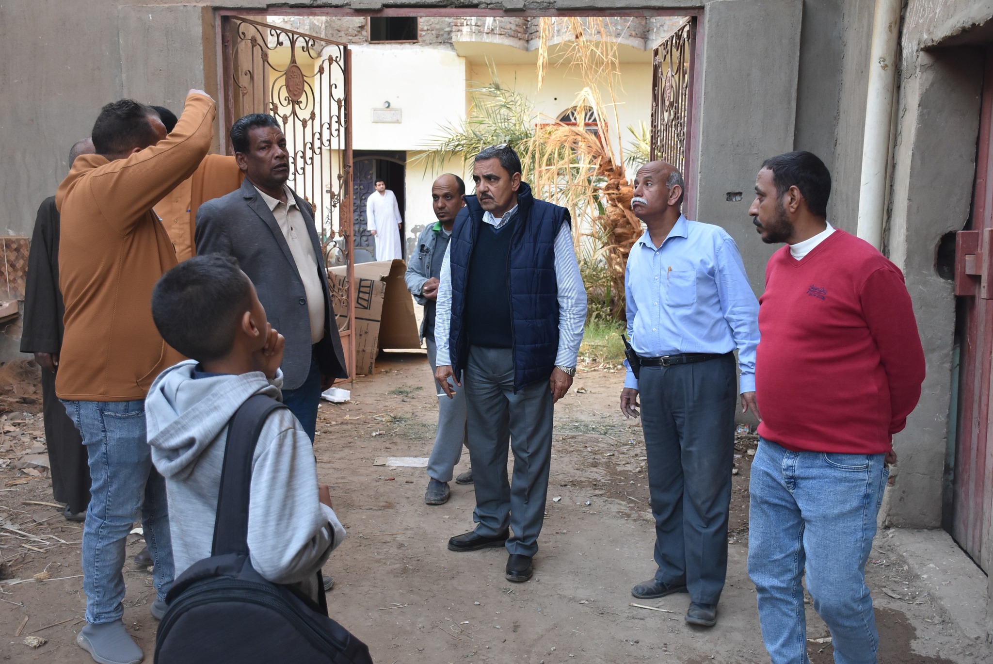 رئيس مياه الأقصر يتفقد الوصلات الخلسة ويشرف على تصحيح أوضاع المخالفين