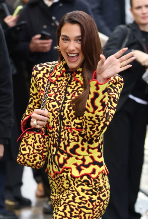 بدلة التنورة