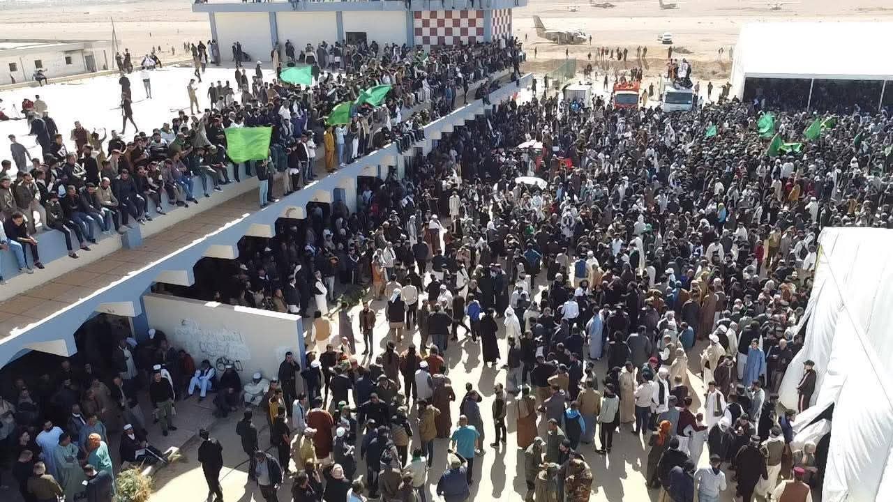 الحضور فى جنازة سيف الاسلام القذافي بعد دفن الجثمان الحضور فى جنازة سيف الاسلام القذافي بعد دفن الجثمان