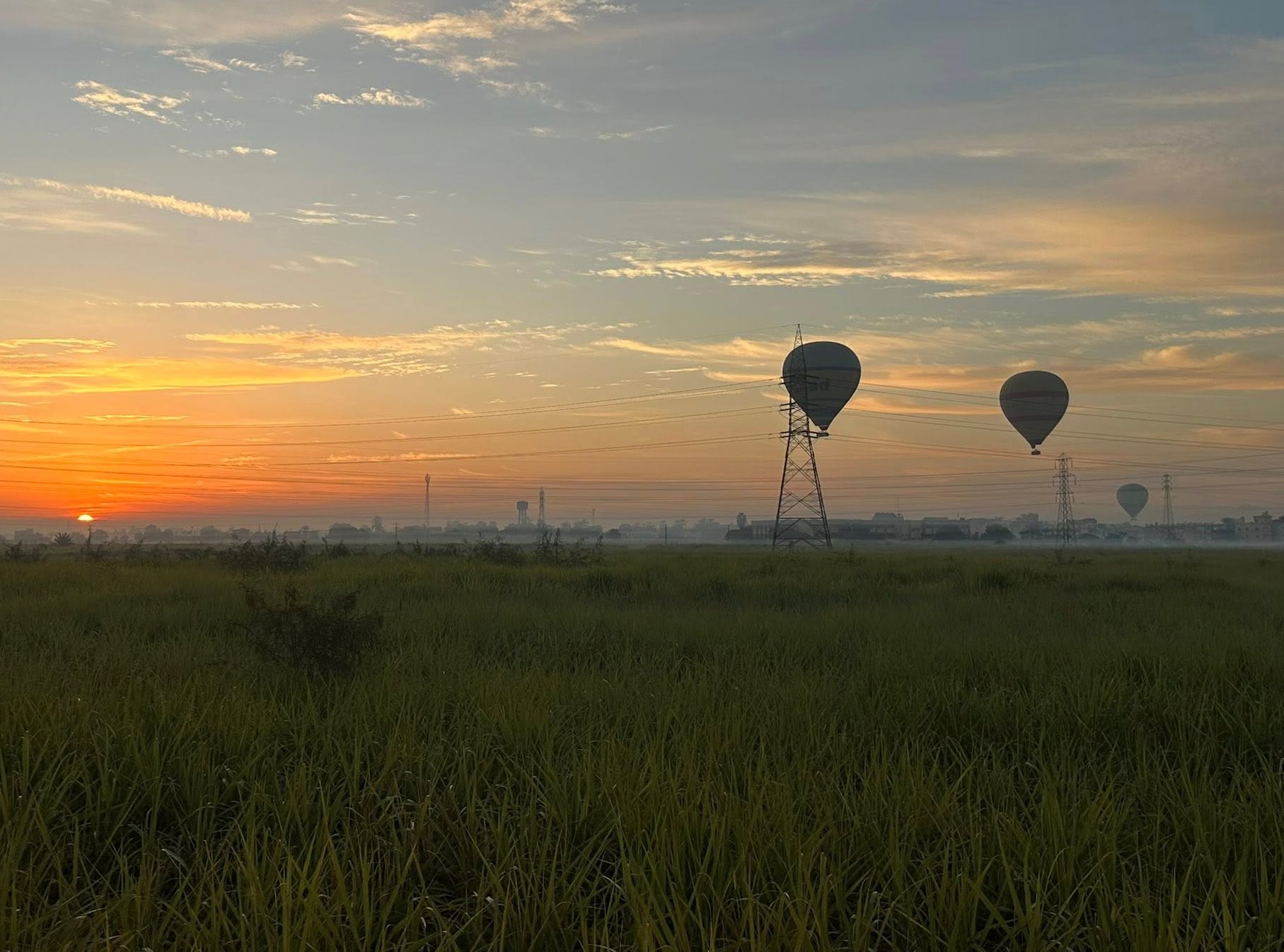 سحر تحليق البالون فى سماء البر الغربي