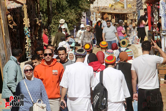 إقبال-كبير-على-قرية-غرب-سهيل