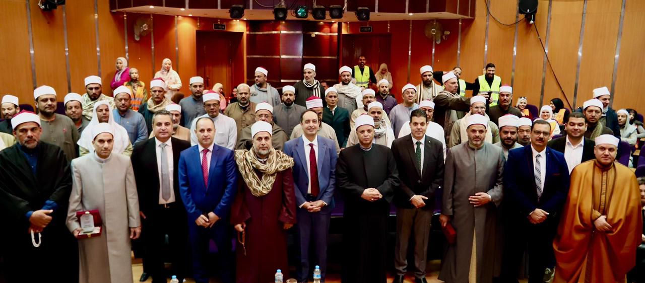 الدكتور عمرو عثمان يشهد ختام البرنامج التدريبي لأئمة المساجد بالشرقية بحضور الكاتب الصحفى مدحت وهبه