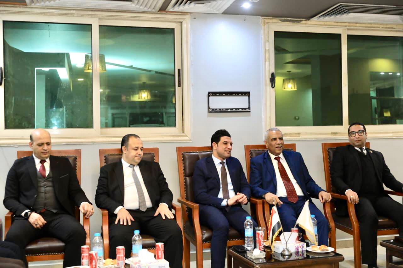 نائب محافظ سوهاج يهنئ مجلس ادراة نادى مستشارى النيابة الادراية الجديد بسوهاج (14)