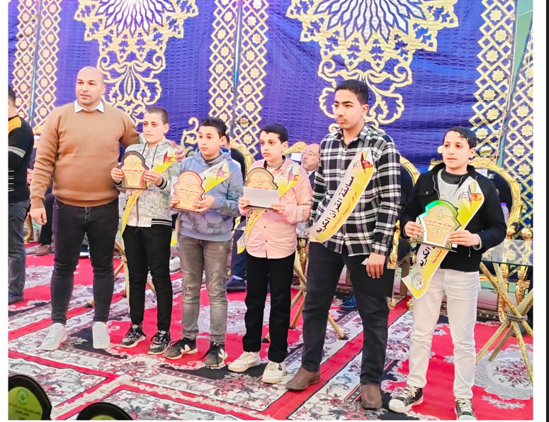 تكرم الحافظين لكتاب الله