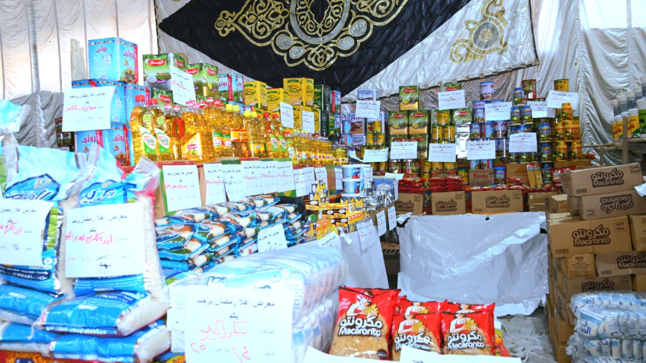 الدفع بكميات كبيرة من السلع داخل معارض البحيرة