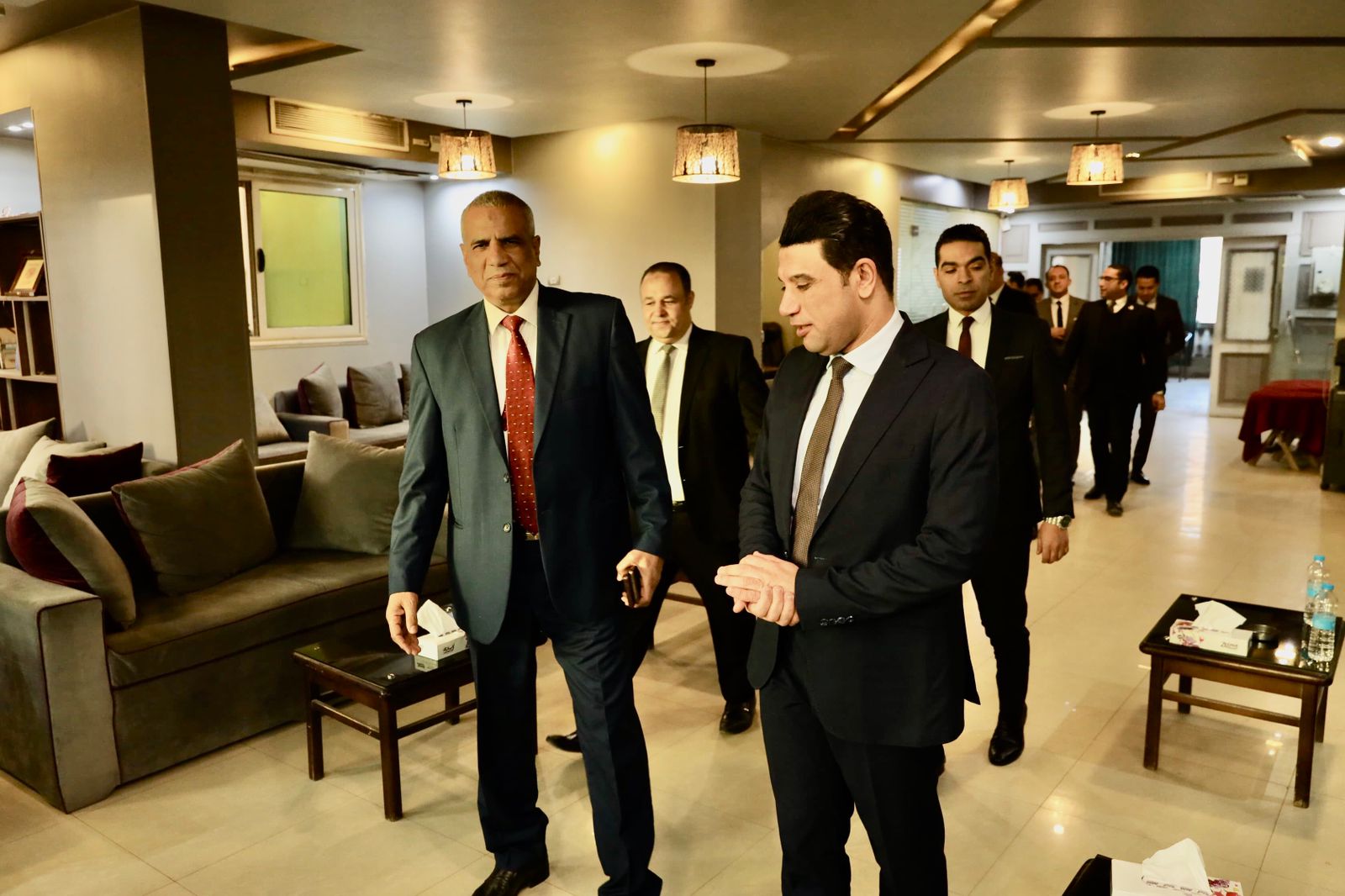 نائب محافظ سوهاج يهنئ مجلس ادراة نادى مستشارى النيابة الادراية الجديد بسوهاج (17)