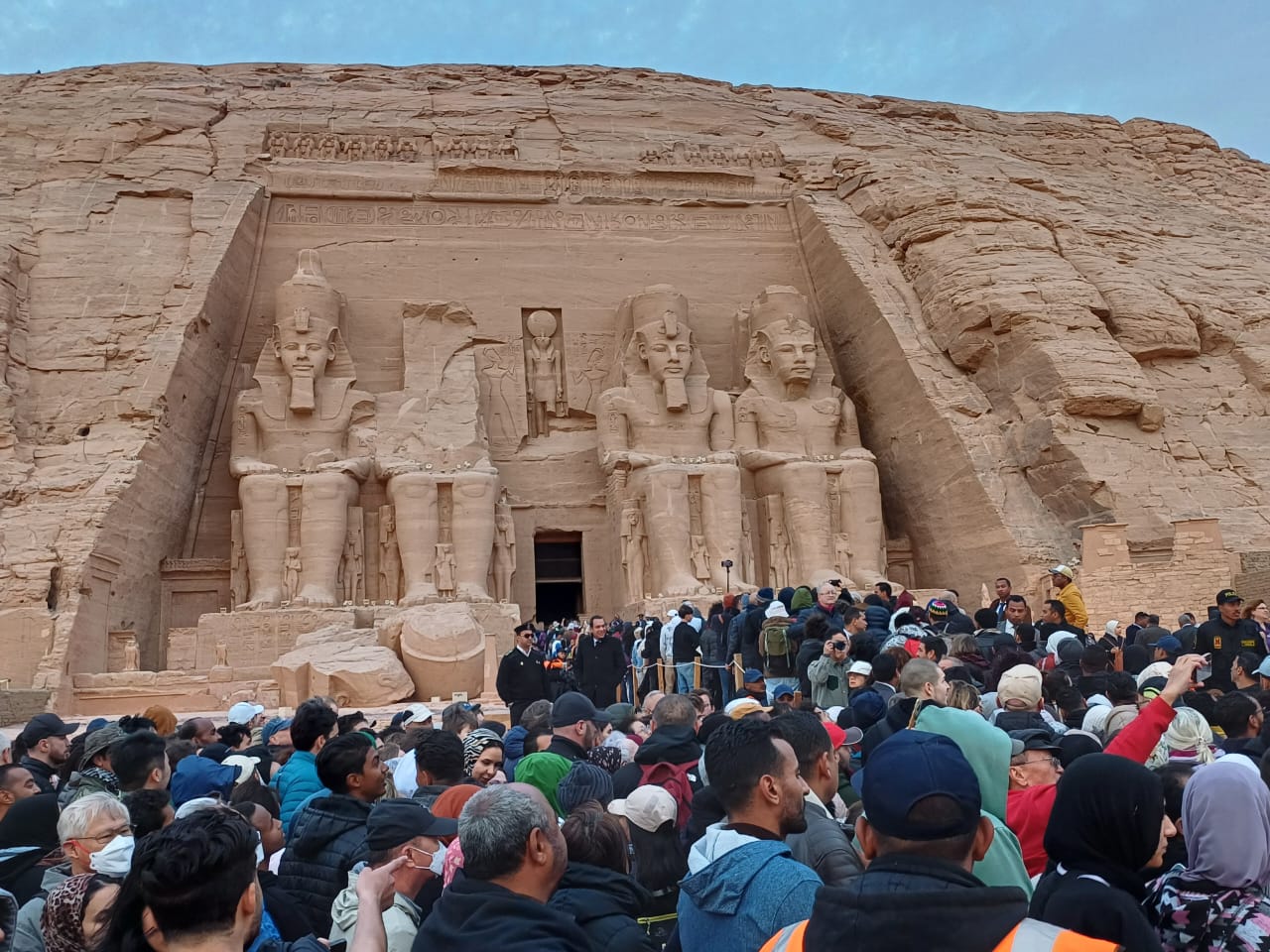 ضيوف تعامد الشمس