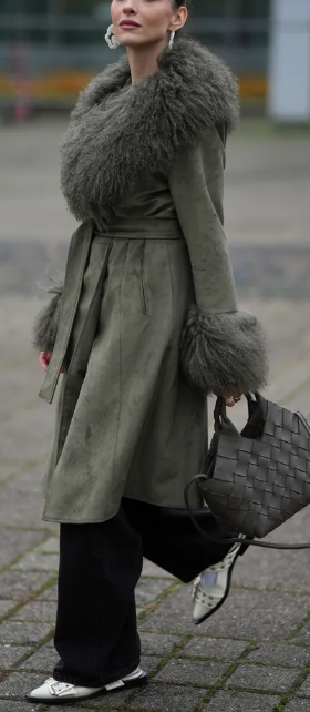 موضة البناطيل الواسعة