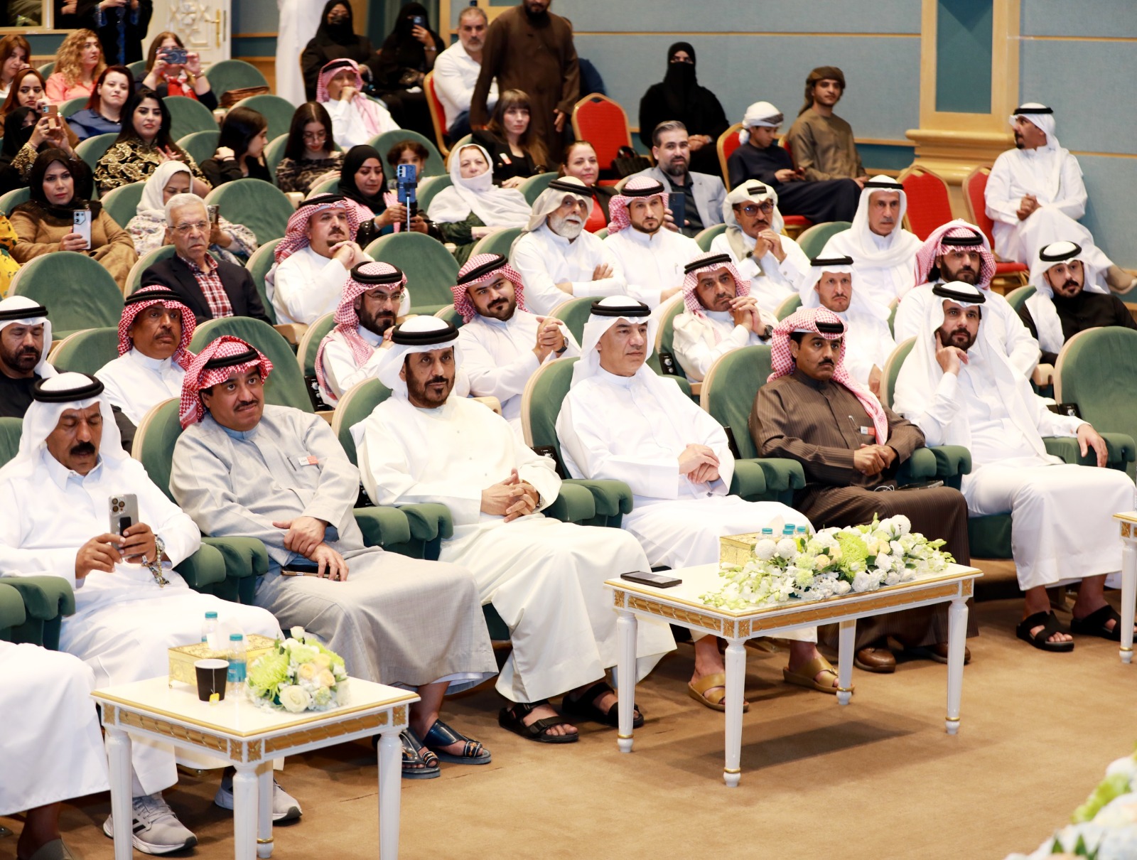 خلال الأمسية الشعرية ضمن مهرجان الشارقة النبطى