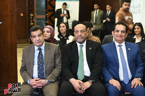 الحضور خلال المؤتمر