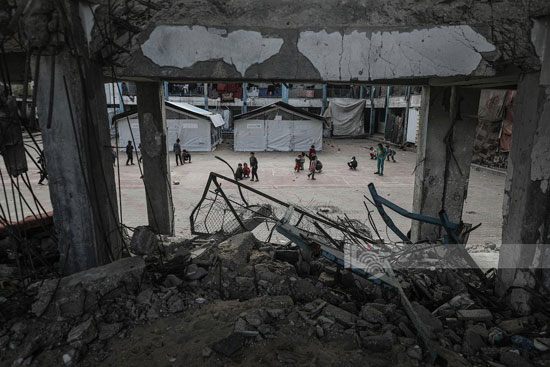 مدارس مدمرة يعش بها النازحون فى غزة مدارس مدمرة يعش بها النازحون فى غزة