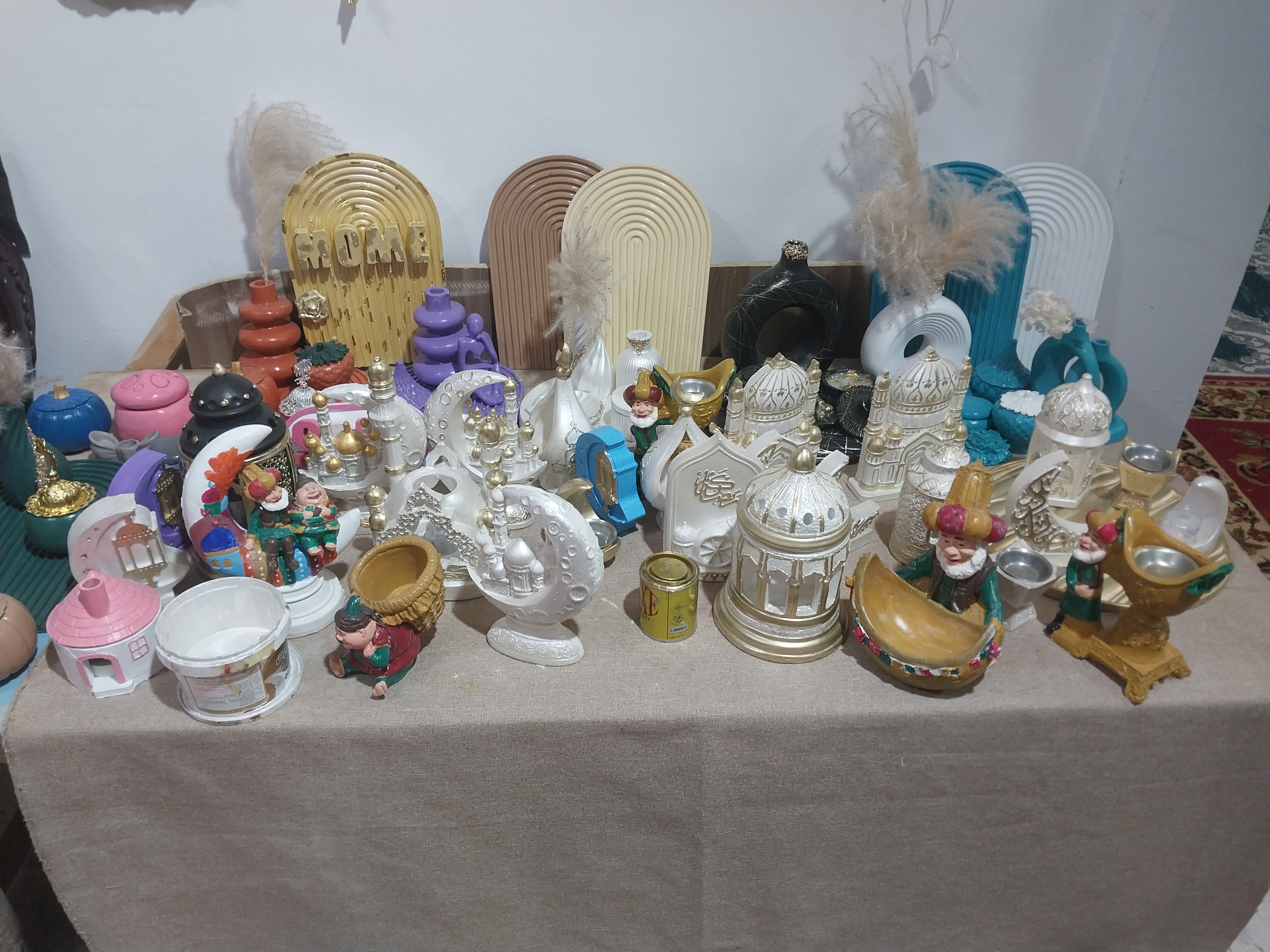 هدايا الكونكريت تنشر فرحة رمضان بأسواق دمياط