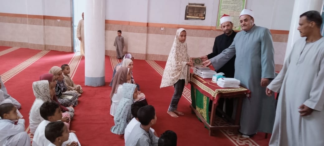 لقاء تثقيفي للأطفال بمسجد الشيخ ريان بأصفون وتكرم المتميزين دراسياً لقاء تثقيفي للأطفال بمسجد الشيخ ريان بأصفون وتكرم المتميزين دراسياً