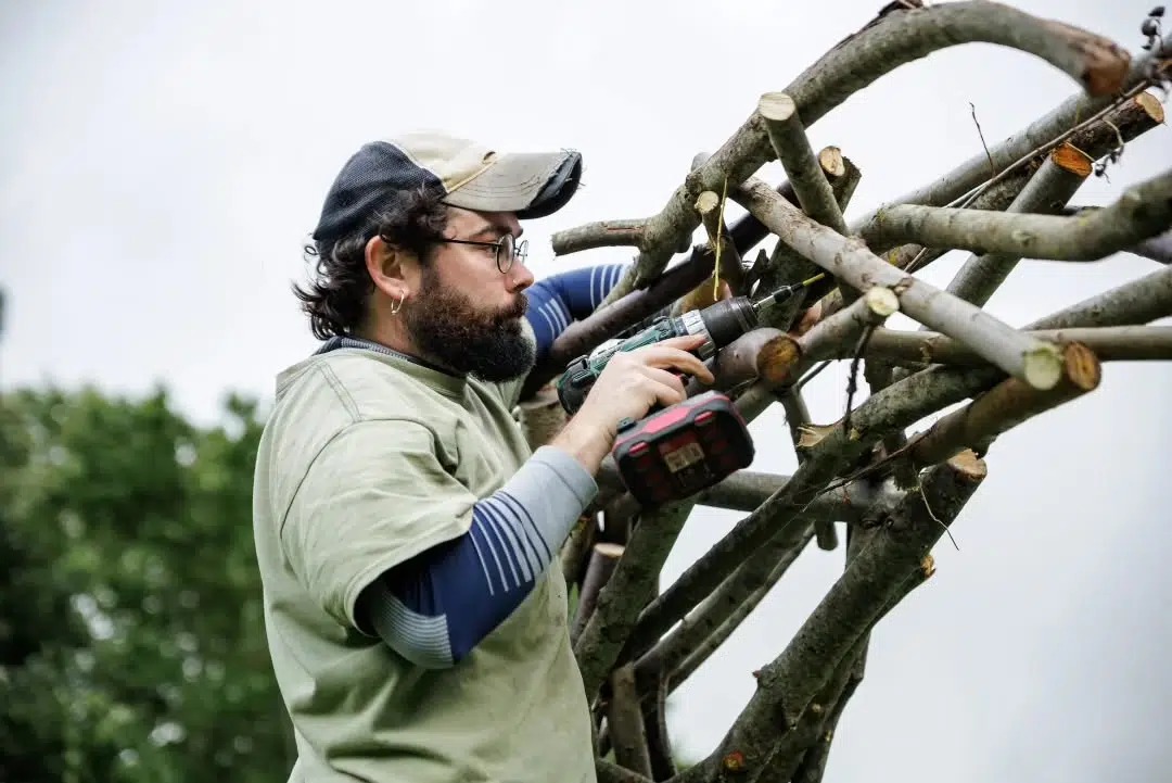 أثناء العمل على احدى المنخوتات أثناء العمل على احدى المنخوتات