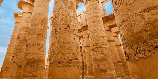 أعمدة معبد الكرنك