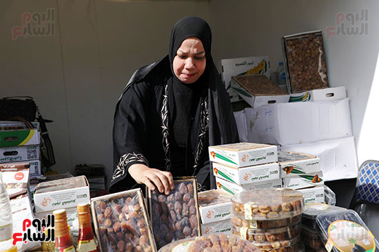 اليوم الاول لمهرجان التمور بالمتحف الزراعي (1)