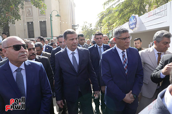 اثناء متابعه اليوم الاول لمهرجانا لتمور (1)