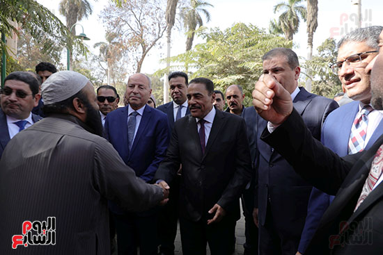 اثناء متابعه اليوم الاول لمهرجانا لتمور (2)