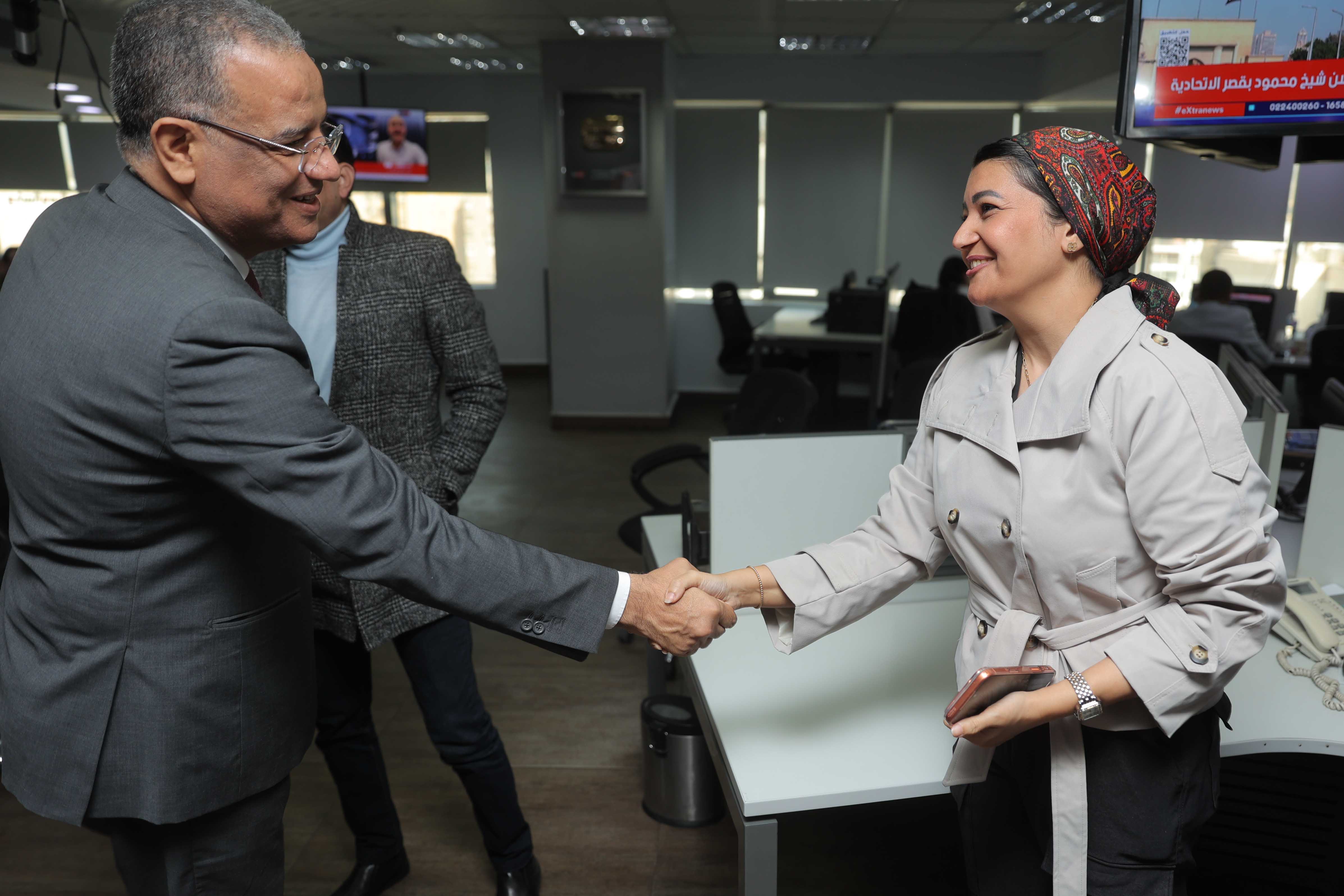 الأستاذة همت سلامة مع الدكتور محمود مسلم