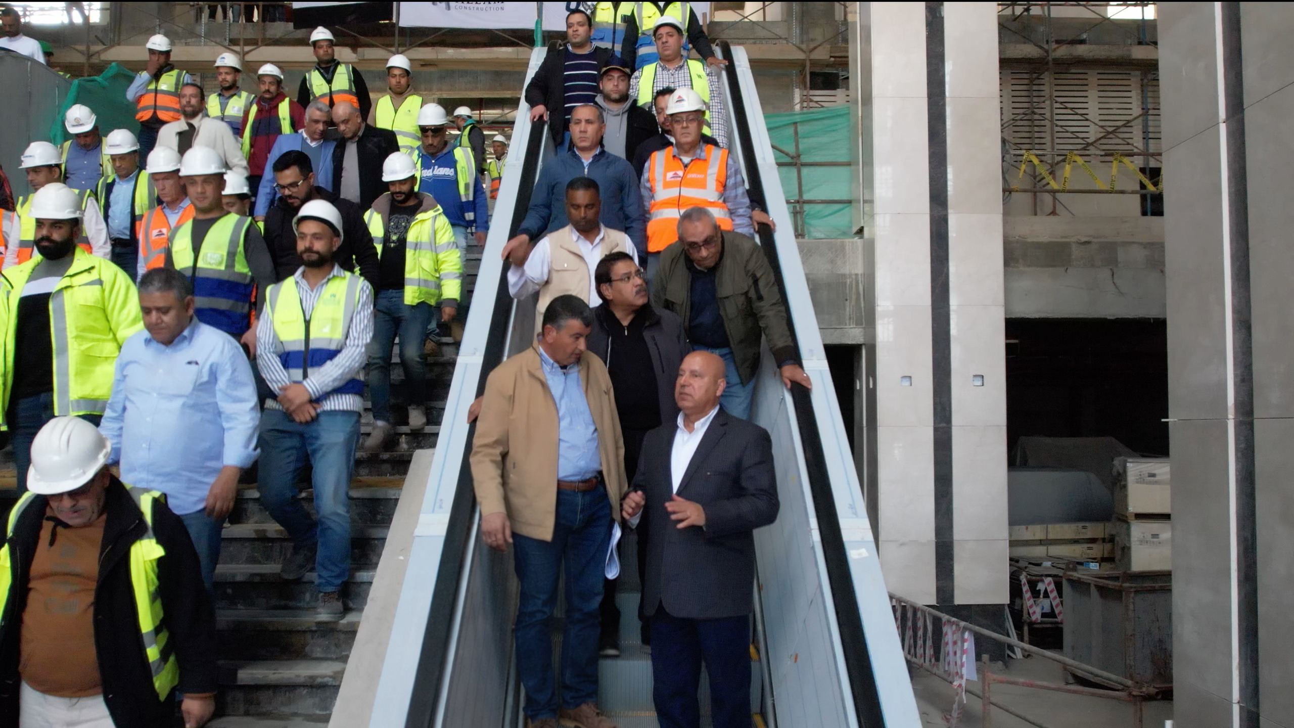 الفريق كامل الوزير يتفقد الخط الأول للقطار الكهربائي السريع من العلمين للإسكندرية (1)