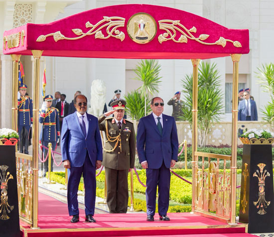 الرئيس عبد الفتاح السيسى والدكتور حسن شيخ محمود الرئيس عبد الفتاح السيسى والدكتور حسن شيخ محمود
