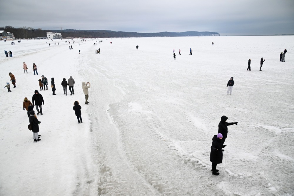 بحر البلطيق المغطى بالجليد في سوبوت (9)