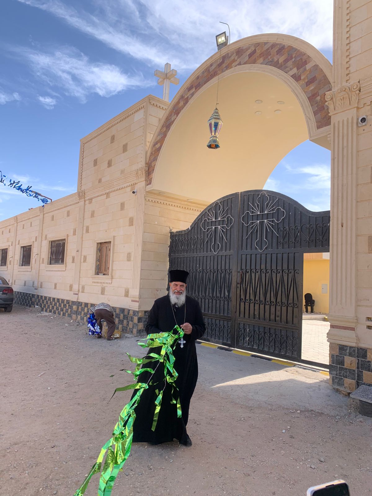 زينة وفانوس رمضان على الكنيسة