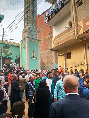 تشييع-جنازة-جد-محمد-صلاح-لمثواه-الأخير-بقرية-نجريج-(1)