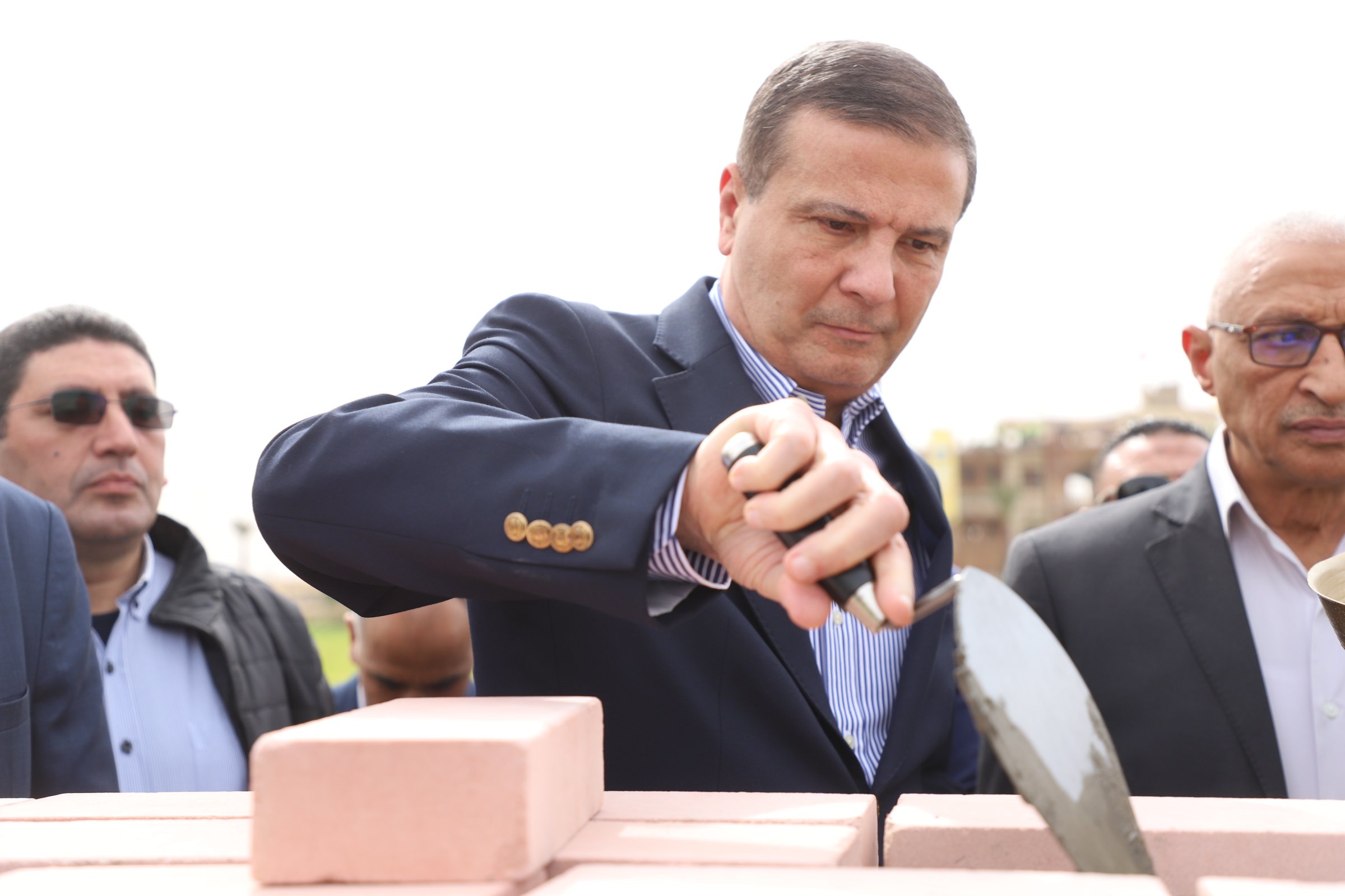 وضع حجر الاساس 